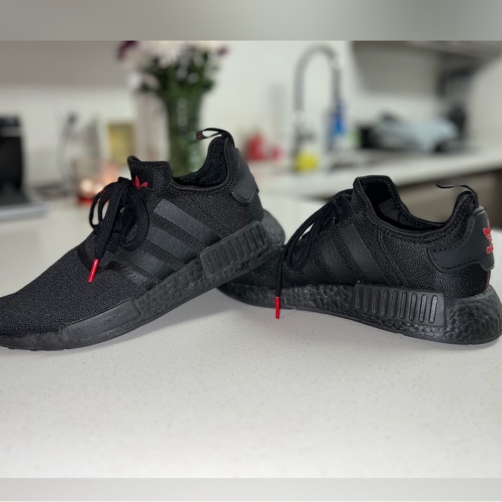 Adidas NMD shoes size women’s 9.5. In perfect condition